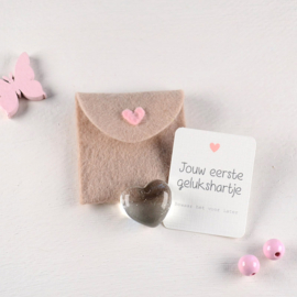 Eerste Gelukshartje in Vilten Zakje met Kaartje