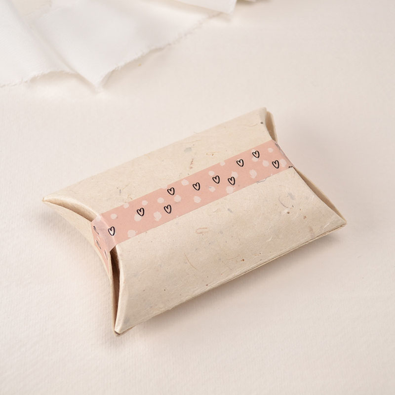 Pillow Doosje met Porseleinen Vlinderhanger – With Love