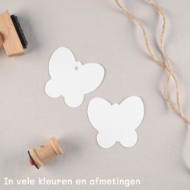 Labels vlinder met of zonder gaatje en persoonlijke tekst