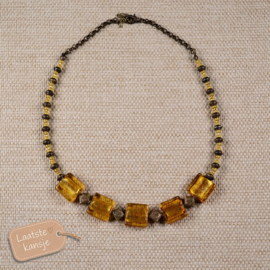 Ketting met Amberkleurige Glaskralen
