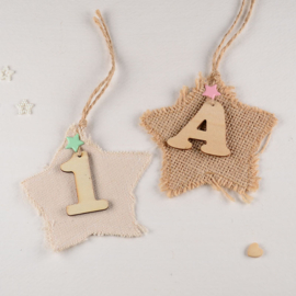 Sterhanger met Houten Letter of Cijfer