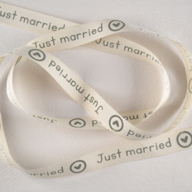 Lint Just married