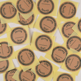 Sticker Hoera ... Jaar - Kraft  met Zwart