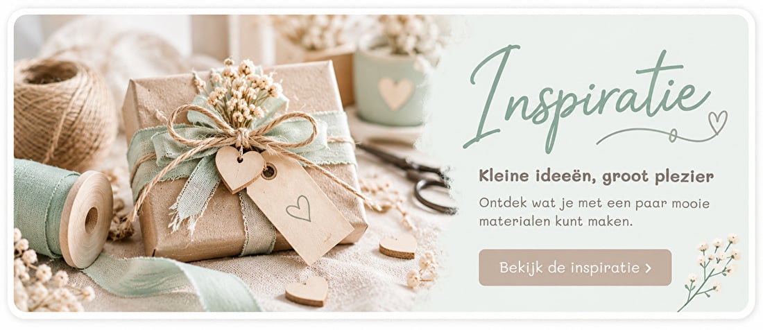 Inspiratie voor creatieve ideeën met kraftpapier, mintgroen lint, labels en houten hartjes bij Create4joy