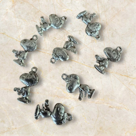 Snoopy Bedels 25 x 10 mm – Zilver | 8 Stuks