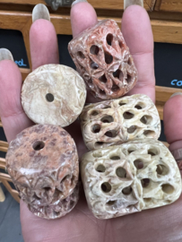 Soapstone trommelkraal | 30 x 25mm