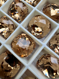 SWAROVSKI ELEMENTS Fancy Stone 4470 Square