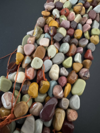 Alashan Agaat nuggets 8-11mm op streng