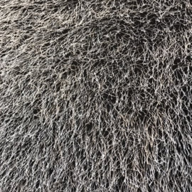 Furry zilvergrijs op zwart