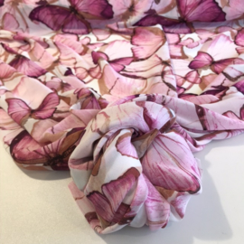 Crèpe chiffon rose vlinders