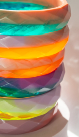 transparant neon geel + lila-paars (kleuren lopen  speels in elkaar over)