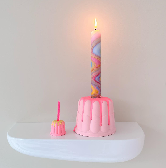 grote Mona Suzanne Stevense pastel roze