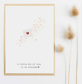 Kaart | A little bit of love in an envelope