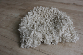 Ruffle blanket licht beige