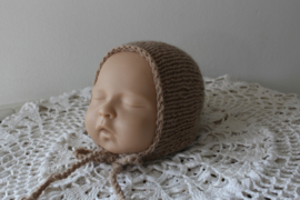 Newborn bonnet licht beige