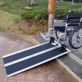 Rolstoelhelling Aluminium 2x inklapbaar antislip 244cm 270kg