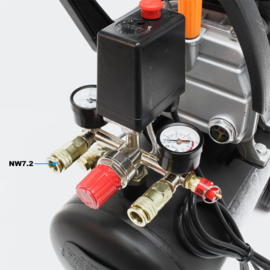 Luchtcompressor perslucht met 24L tankvolume 8 bar 200l/m