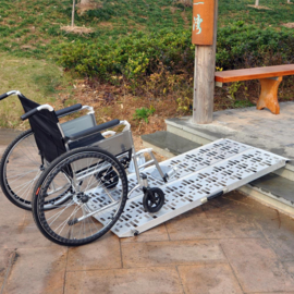 Opklapbare rolstoelhelling oprijplaat aluminium 151cm 270kg