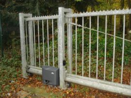 DITEC entrematic CROSS 18 Industrielle, Schiebetorantriebe mit einem Gewicht von bis zu 1800 kg, Das leise Kraftpaket. 100% zuverlässige 0% Wartung.