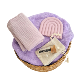 Kraamcadeau in een mandje | Paars/roze