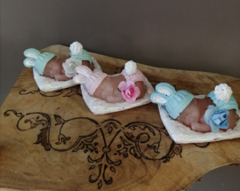 Baby op kussen