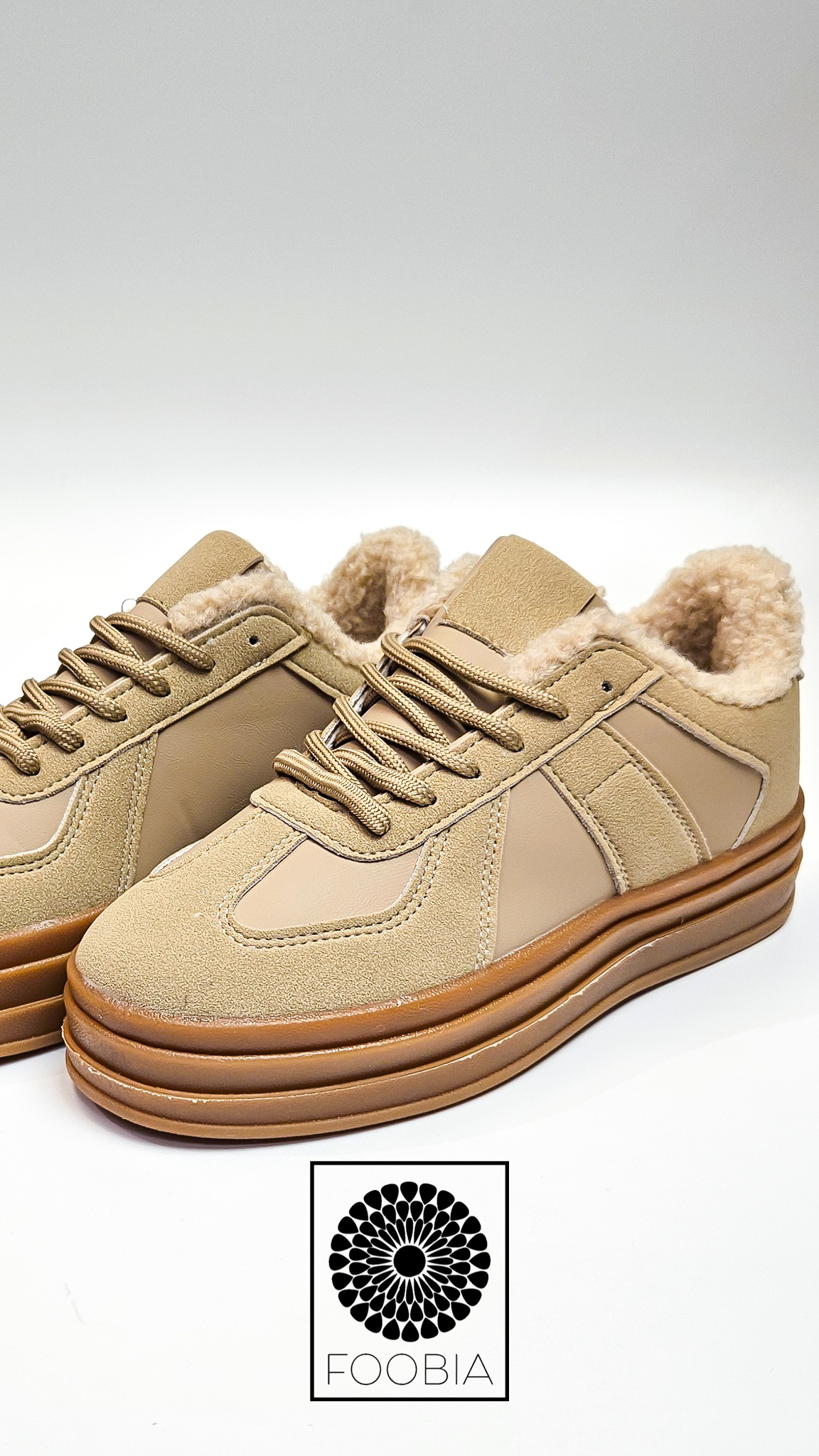 Sneaker Asiya