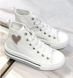 Hoge sneaker offwhite met hartje