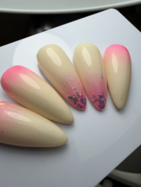 Diva Gellak Hello Yellow Glow - Vanilla Cream 10ml  - Hema Free - TPO Free