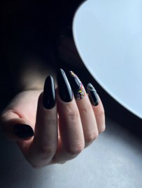 Yoshi Gelpolish Essence - Woman in Black 6ml - 605 (zwart)  - TPO Free