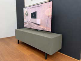 Mika 180 OLVC mat olive met tv beugel
