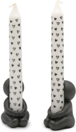 IDEAS4SEASONS - Giftbox with love - Hug - 2 kandelaars mannetje zwart met 2 dinerkaarsen met hartjes