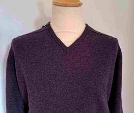 William Lockie pullover model Dutch Fit V-hals, Elderberry XL
