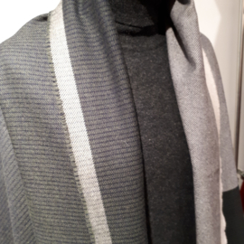 Sjaal fijn geweven van wol, groen-grijs-navy