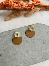 Polly.44 caramel