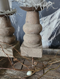 Oude houten kandelaars