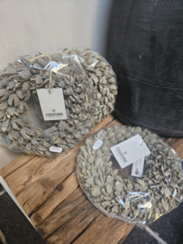 Krans 20 cm nootjes grey