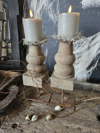Oude houten kandelaars