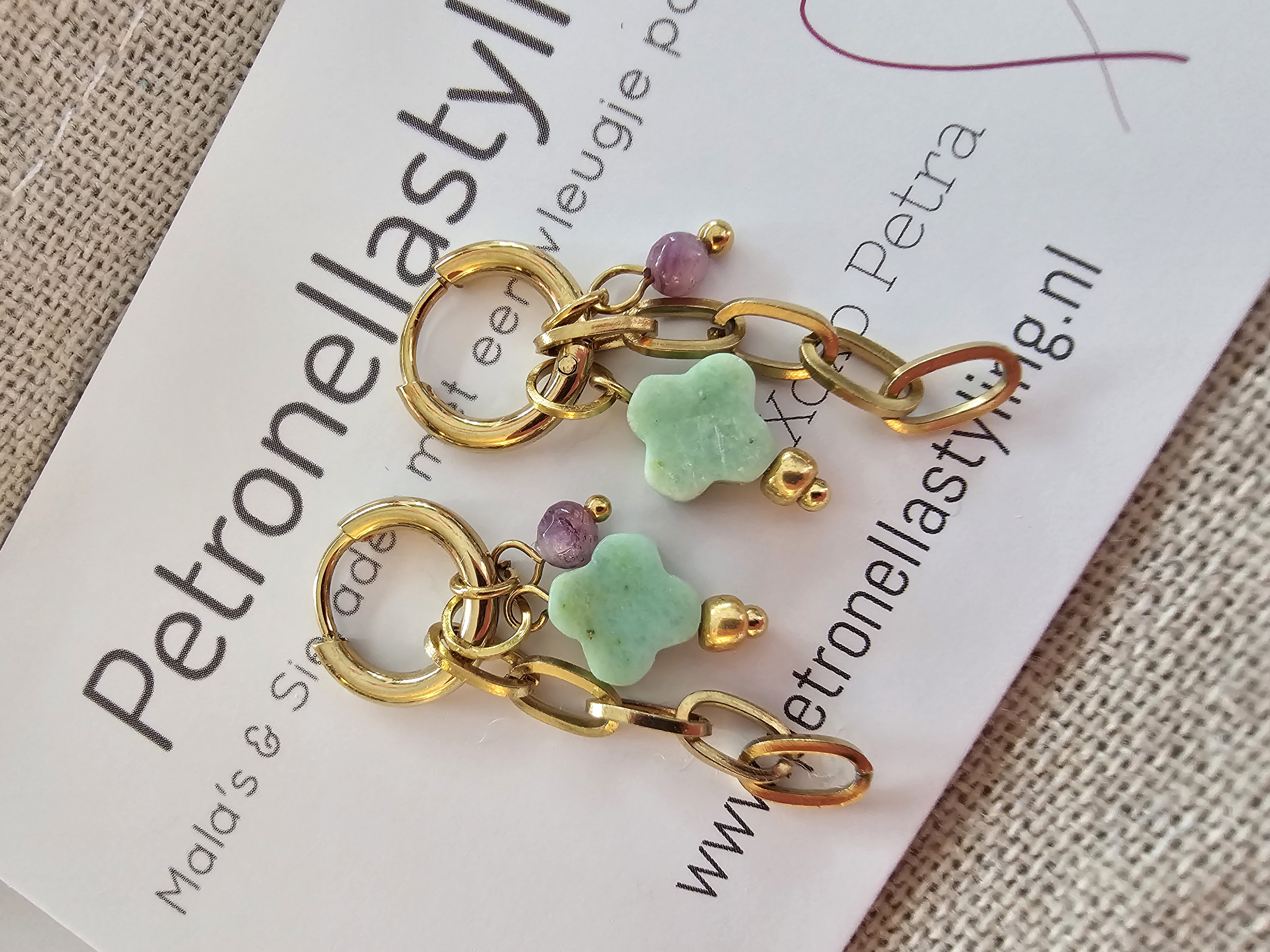 Australische Jade en Amethist creolen