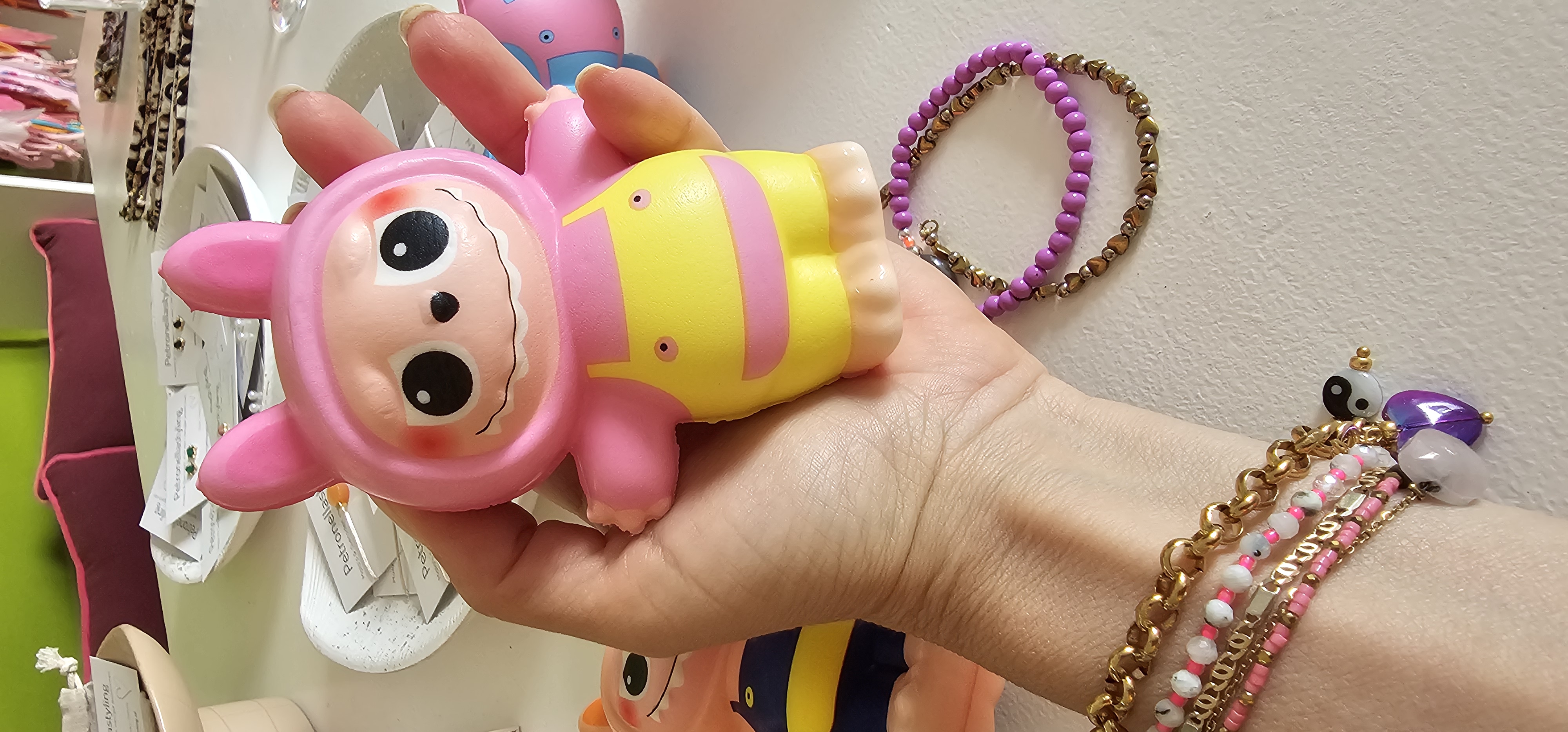 Labubu look alike (Lafufu) squishy met je naam