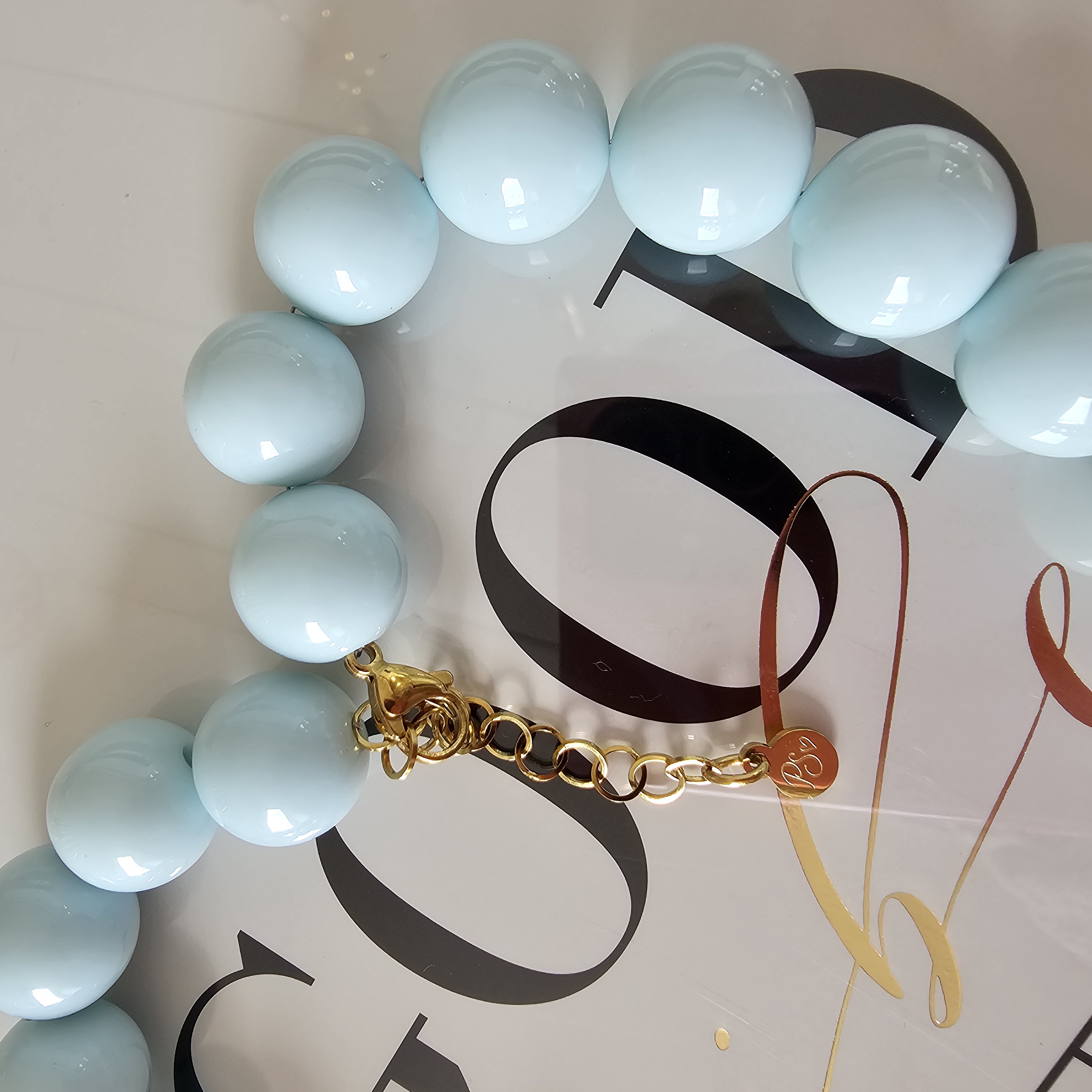 Kauwgombal ketting lichtblauw