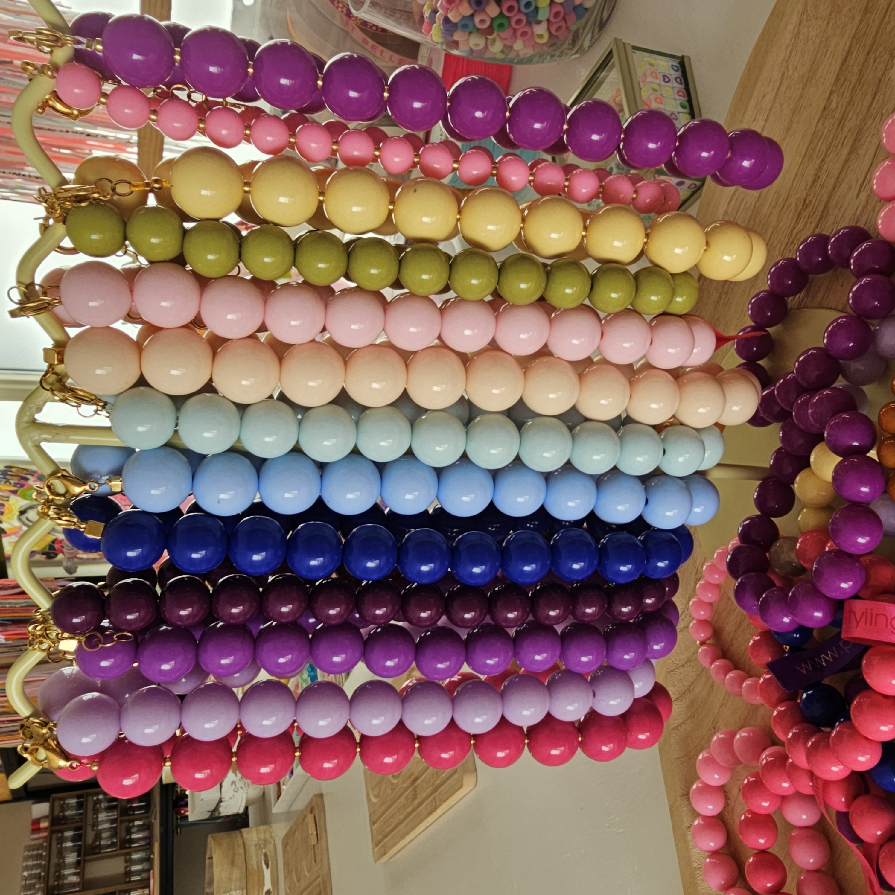 Kauwgomballen ketting en armband maken | euro 25,-