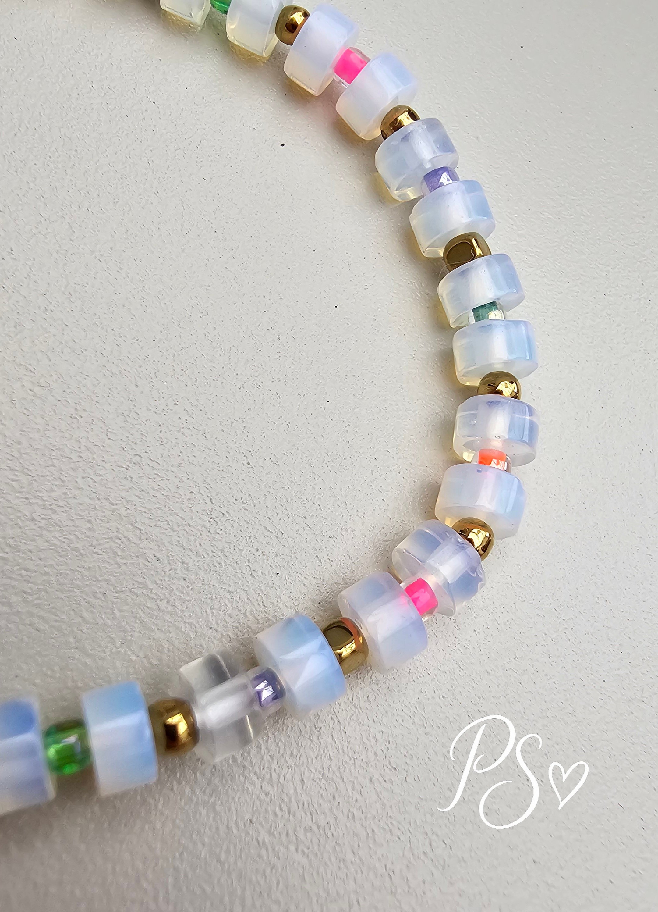 Opaline disk armbandje