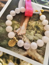 Rozenkwarts met boho muntje