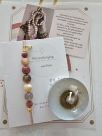 Voorbeeld bewustwordings armbandje
