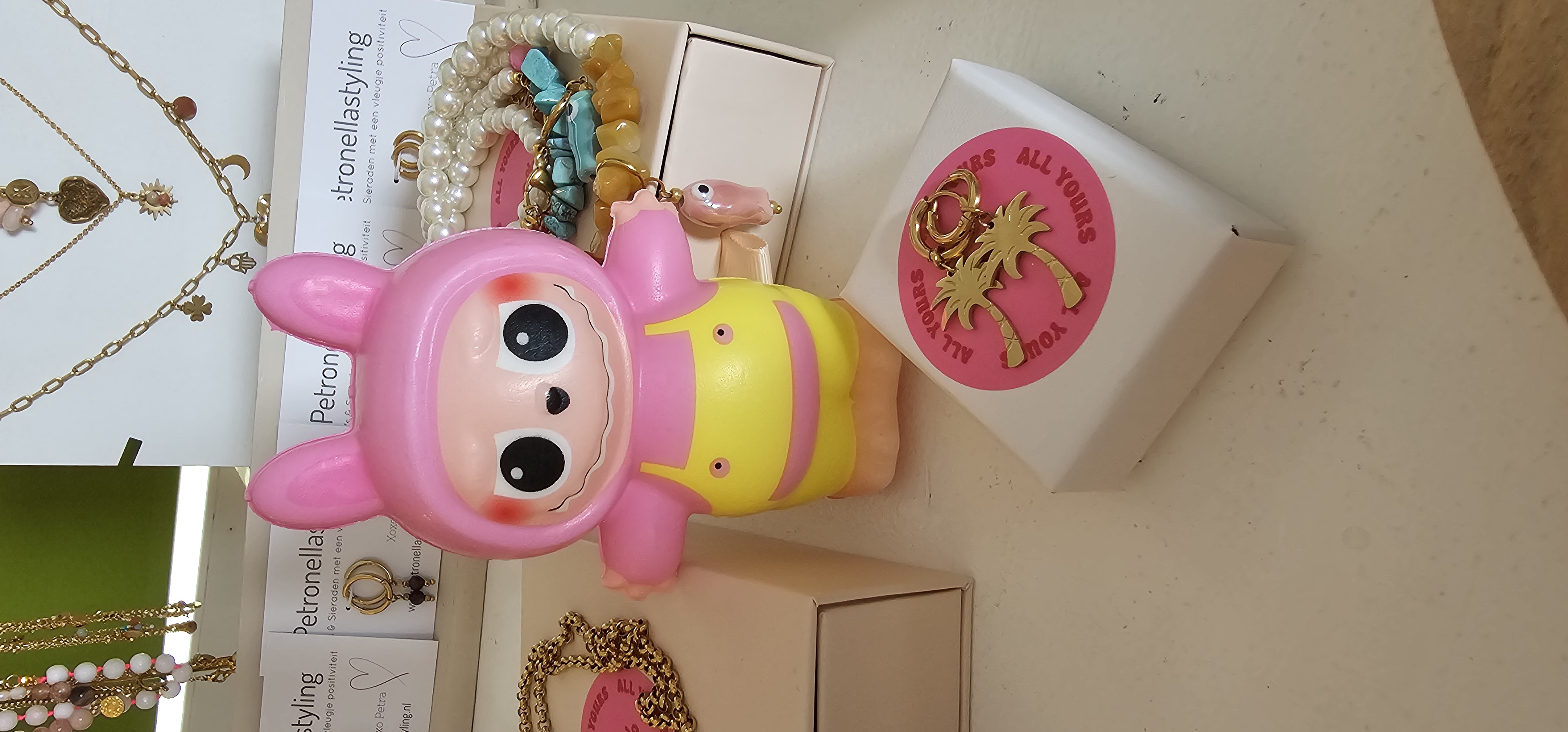 Labubu look alike (Lafufu) squishy met je naam