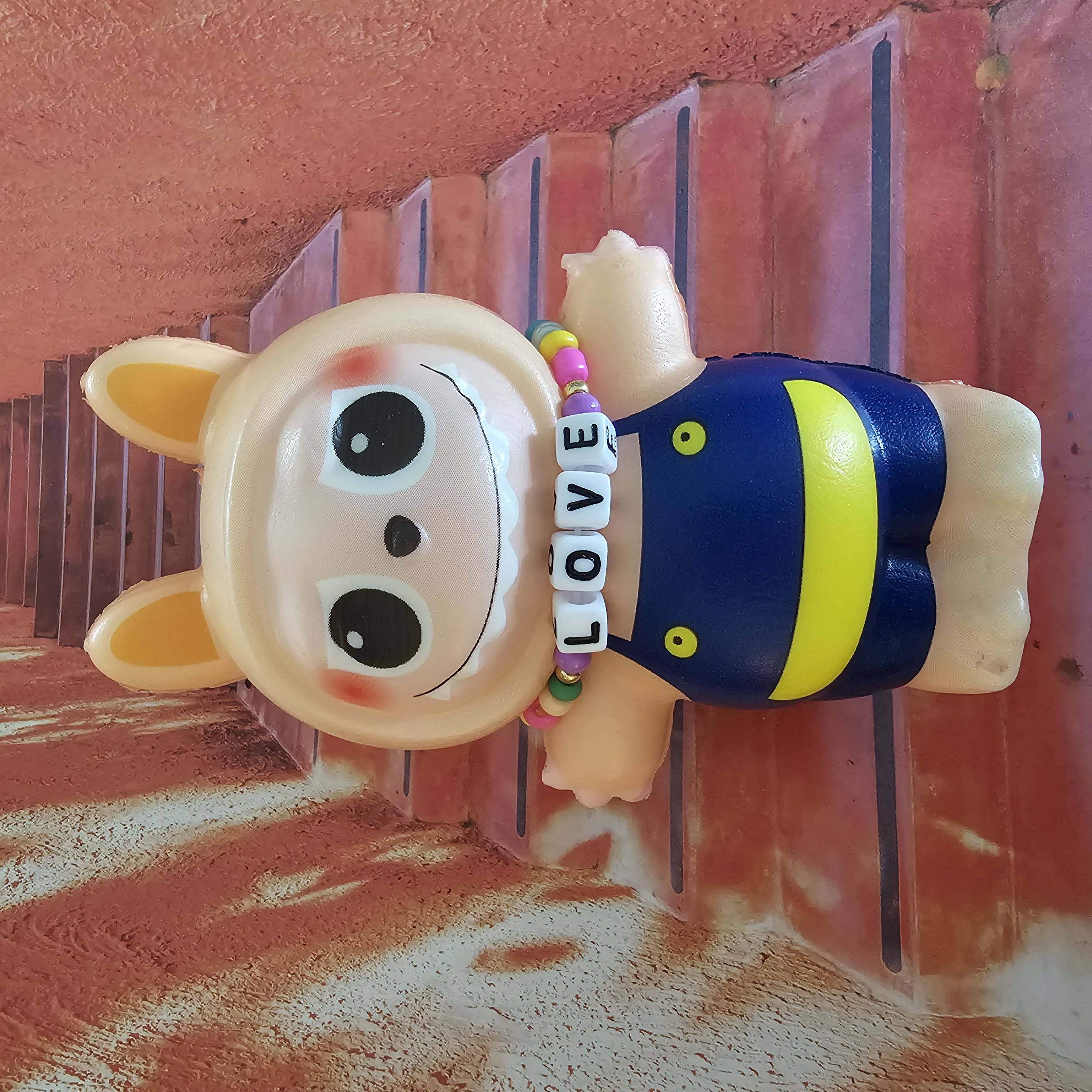 Labubu look alike (Lafufu) squishy met je naam
