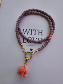 Chokerketting met bedel olifantje