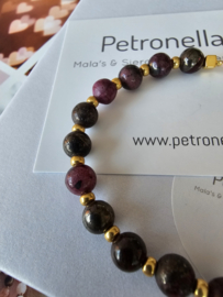 Pyriet Mala in moedergesteente