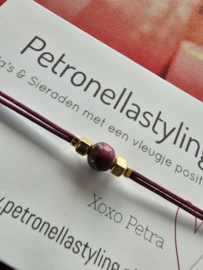 Pyriet in moedergesteente