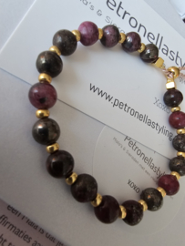 Pyriet Mala in moedergesteente